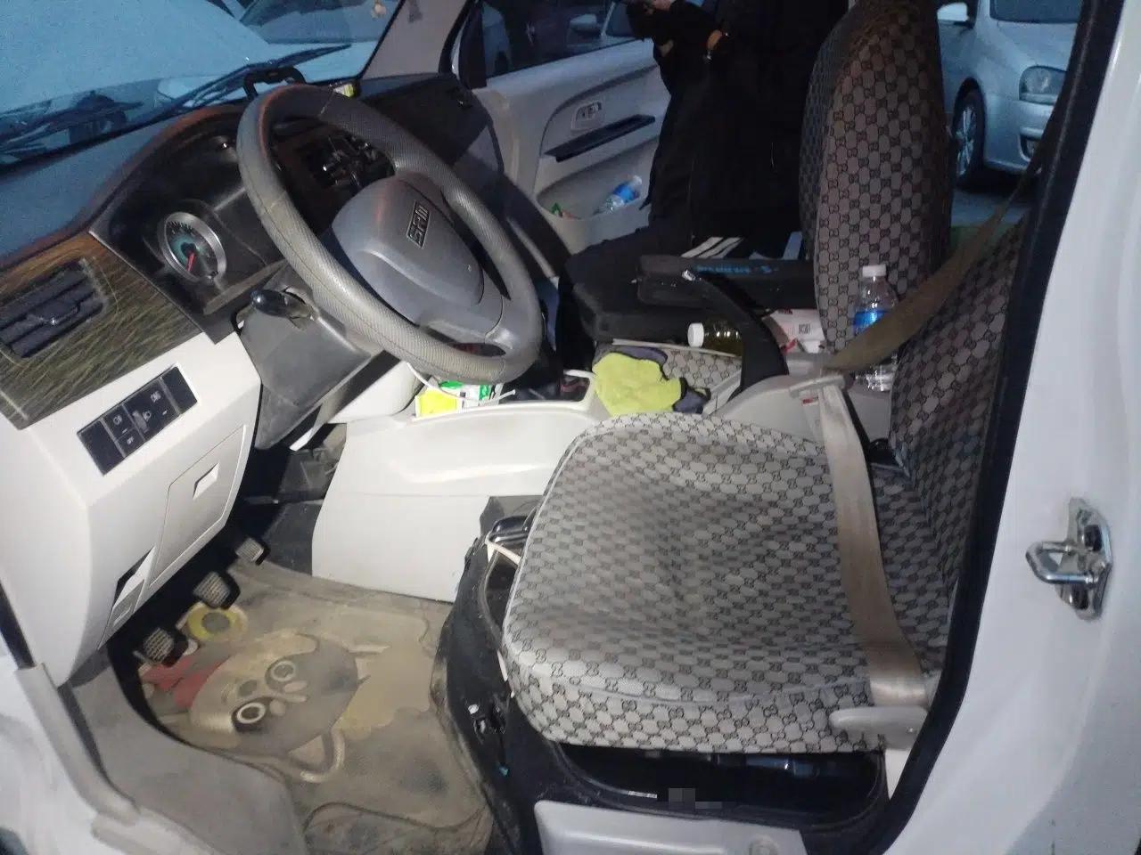 Jinbei Hiace X30 CNG 2023 1.5L Natural Gas Super-Enjoyment Passenger Van 5/6/7 Seats No Air Conditioning SWCC15M — миниатюра 16