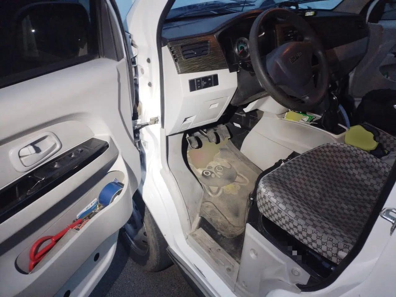 Jinbei Hiace X30 CNG 2023 1.5L Natural Gas Super-Enjoyment Passenger Van 5/6/7 Seats No Air Conditioning SWCC15M — миниатюра 17