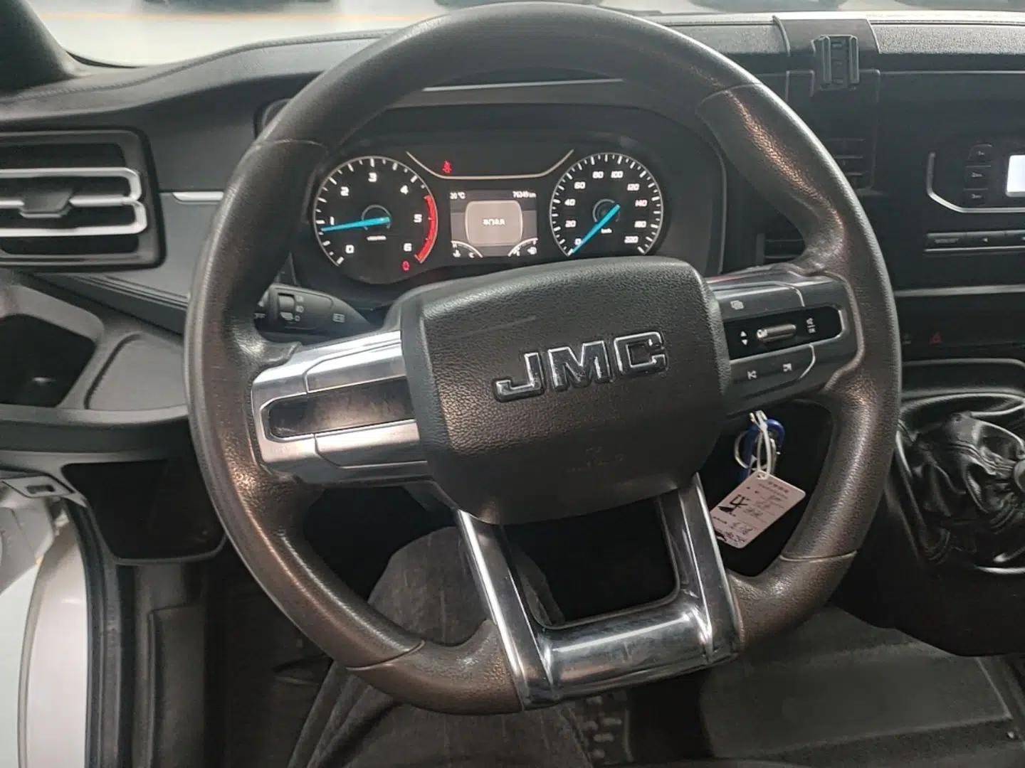 JMC Fushun 2022 2.0T Manual Multi-Function Passenger Vehicle Short Wheelbase Low Roof 6-Seater — миниатюра 14