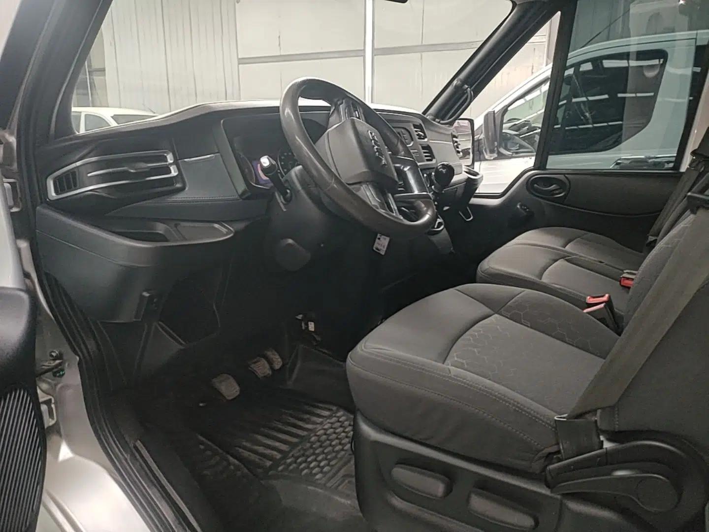 JMC Fushun 2022 2.0T Manual Multi-Function Passenger Vehicle Short Wheelbase Low Roof 6-Seater — миниатюра 19