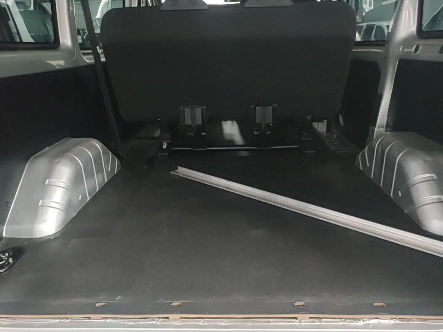 JMC Fushun 2022 2.0T Manual Multi-Function Passenger Vehicle Short Wheelbase Low Roof 6-Seater — миниатюра 22