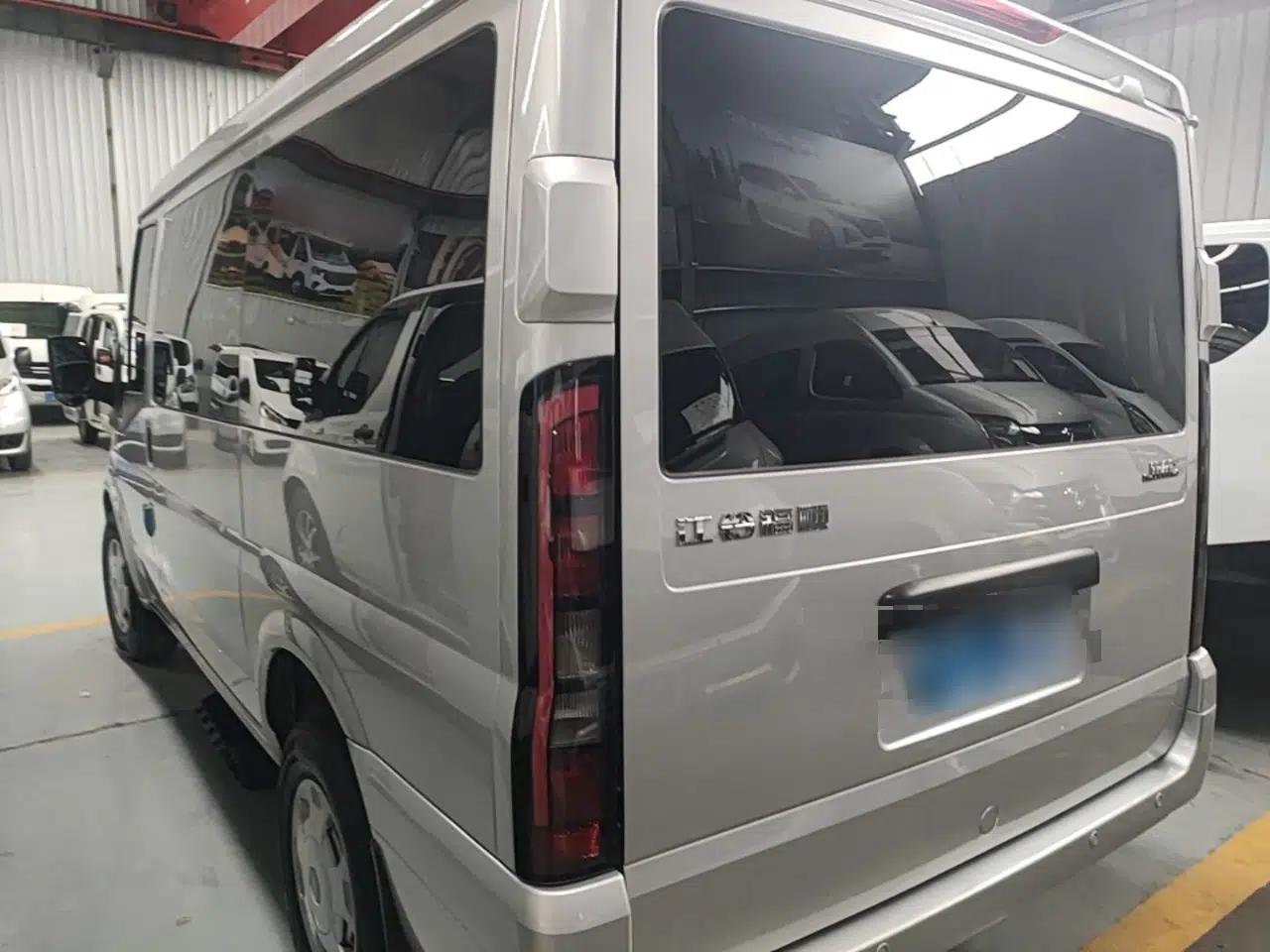 JMC Fushun 2022 2.0T Manual Multi-Function Passenger Vehicle Short Wheelbase Low Roof 6-Seater — миниатюра 4