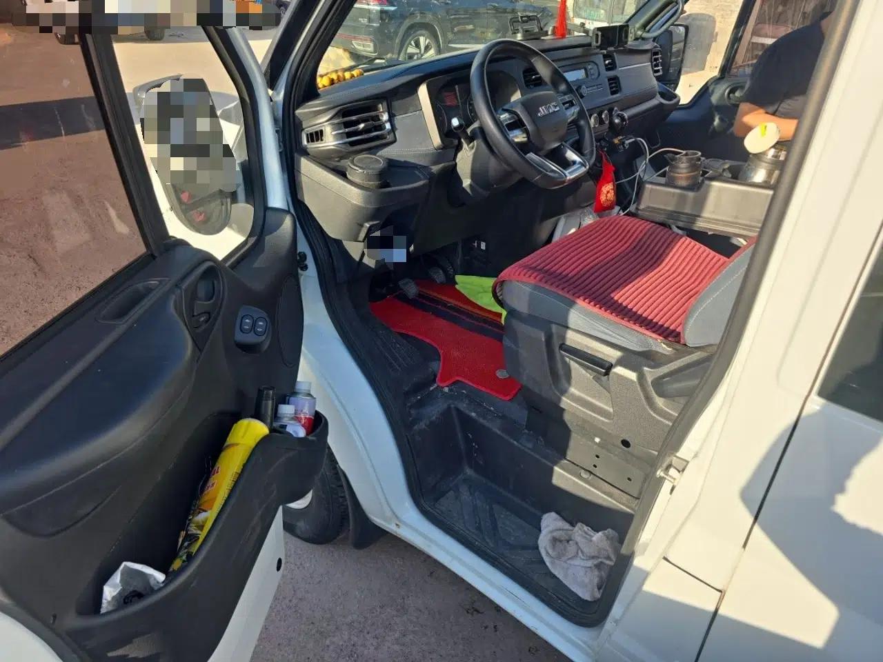 JMC Fushun 2023 2.0T Manual Short Wheelbase Mid-Height Passenger Version Business-Class 7-Seater (Non-Commercial) — миниатюра 17