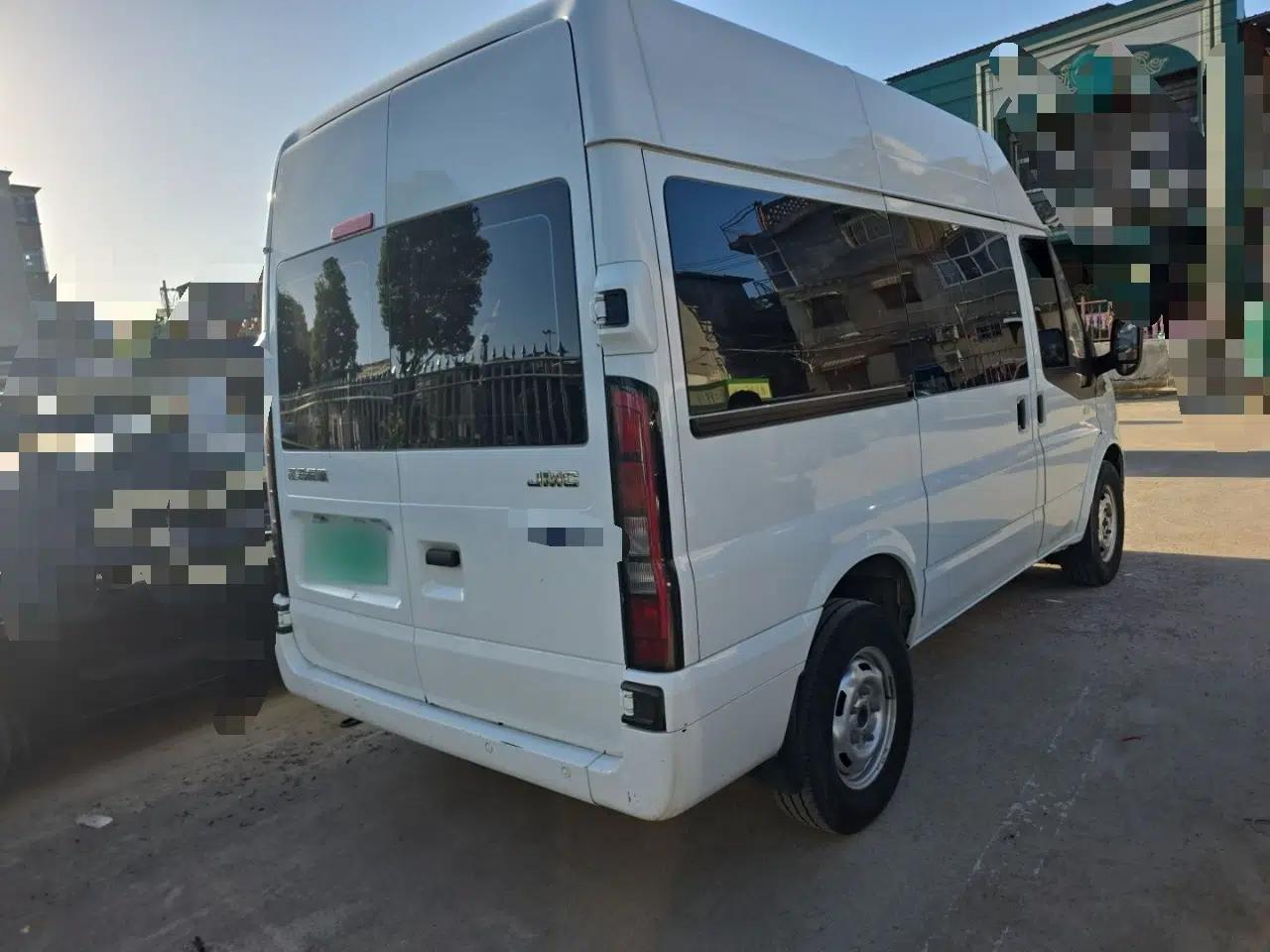 JMC Fushun 2023 2.0T Manual Short Wheelbase Mid-Height Passenger Version Business-Class 7-Seater (Non-Commercial) — миниатюра 6