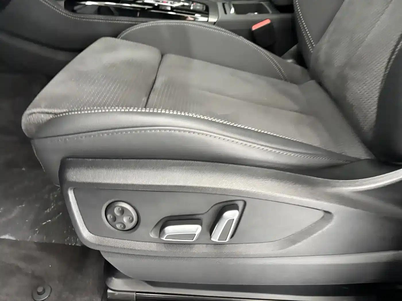 Audi Q5L Sportback 2025 quattro 45th Anniversary Edition 40 TFSI Luxury — миниатюра 13
