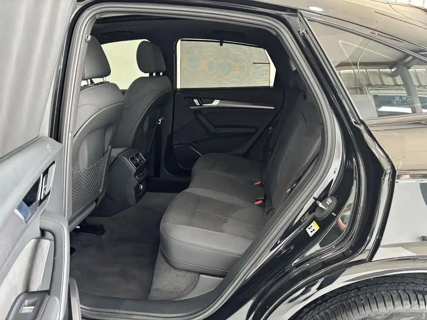 Audi Q5L Sportback 2025 quattro 45th Anniversary Edition 40 TFSI Luxury — миниатюра 22
