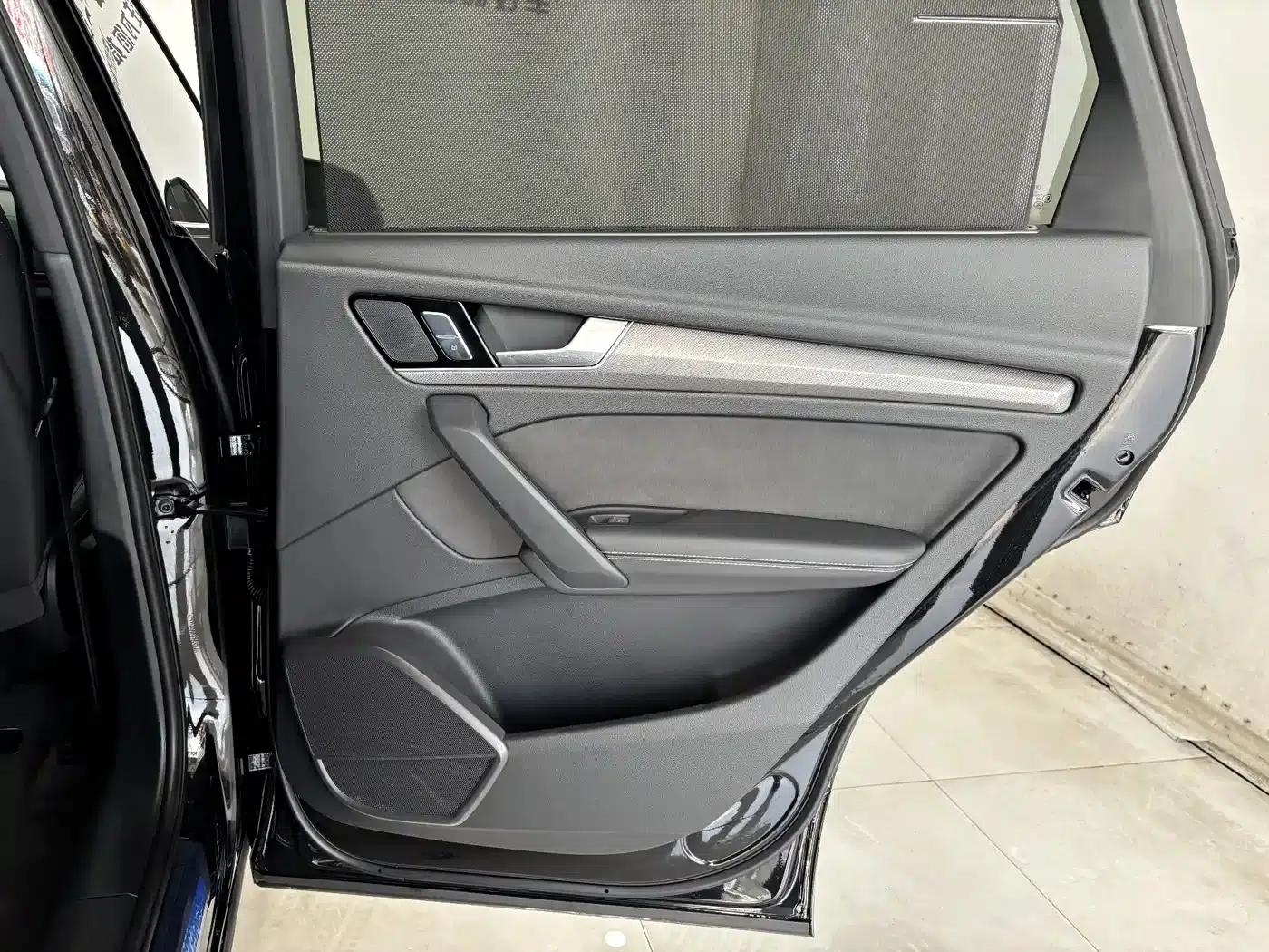 Audi Q5L Sportback 2025 quattro 45th Anniversary Edition 40 TFSI Luxury — миниатюра 23