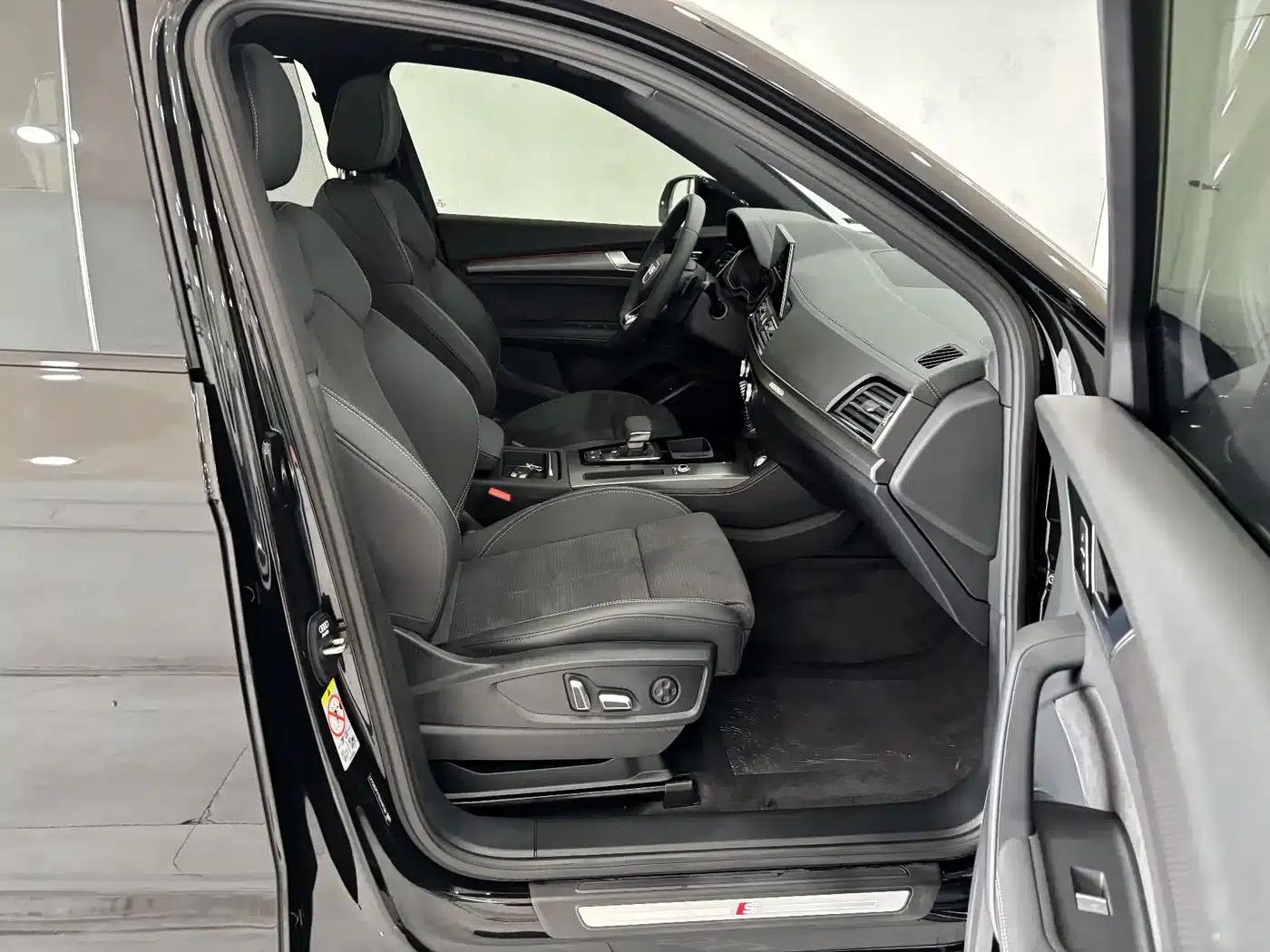 Audi Q5L Sportback 2025 quattro 45th Anniversary Edition 40 TFSI Luxury — миниатюра 26