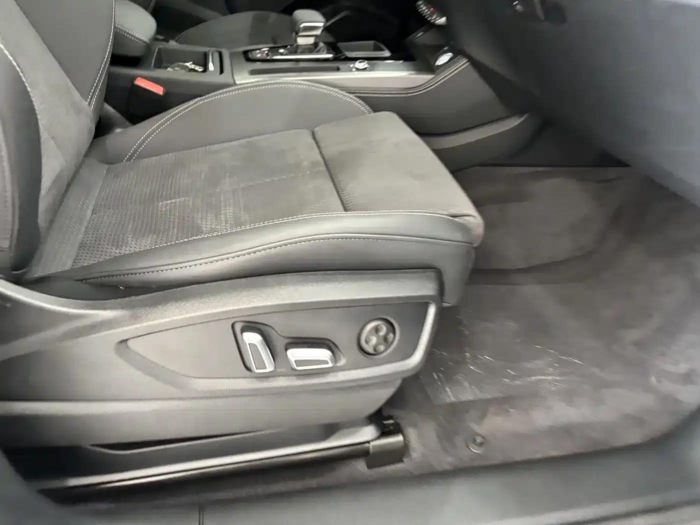 Audi Q5L Sportback 2025 quattro 45th Anniversary Edition 40 TFSI Luxury — миниатюра 27