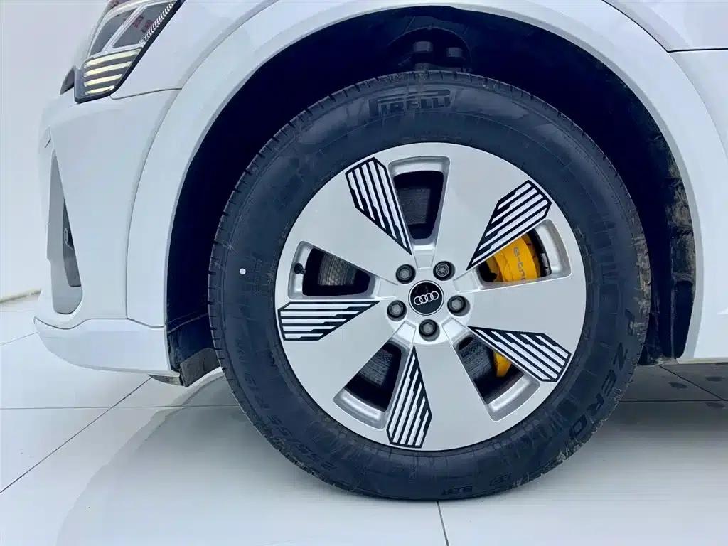 Audi e-tron 2021 50 quattro Luxury — миниатюра 6