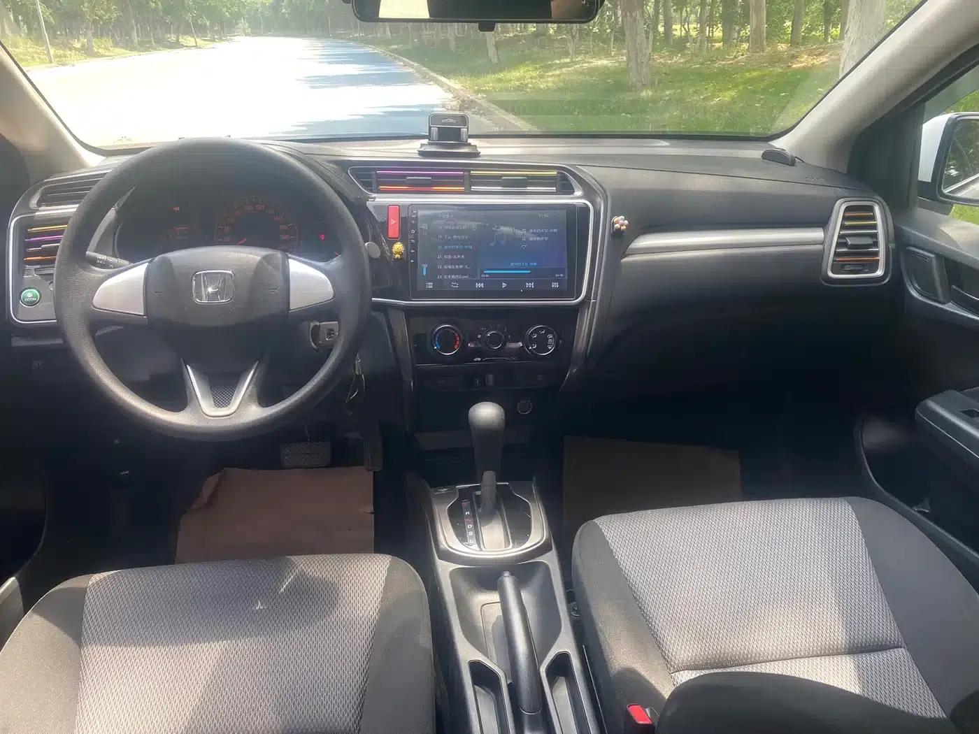 2017 Honda Crider 1.5L CVT Classic Edition — миниатюра 12