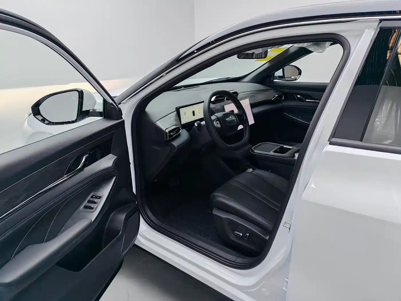 Dongfeng Fengshen L7 2025 Model 518 Enjoy Edition — миниатюра 7