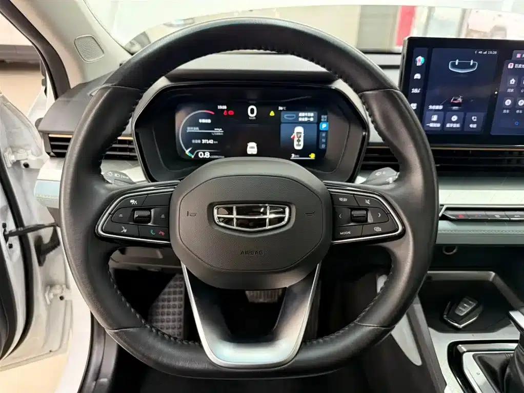 Geely Emgrand L 2022 1.4T CVT Supreme Edition — миниатюра 11