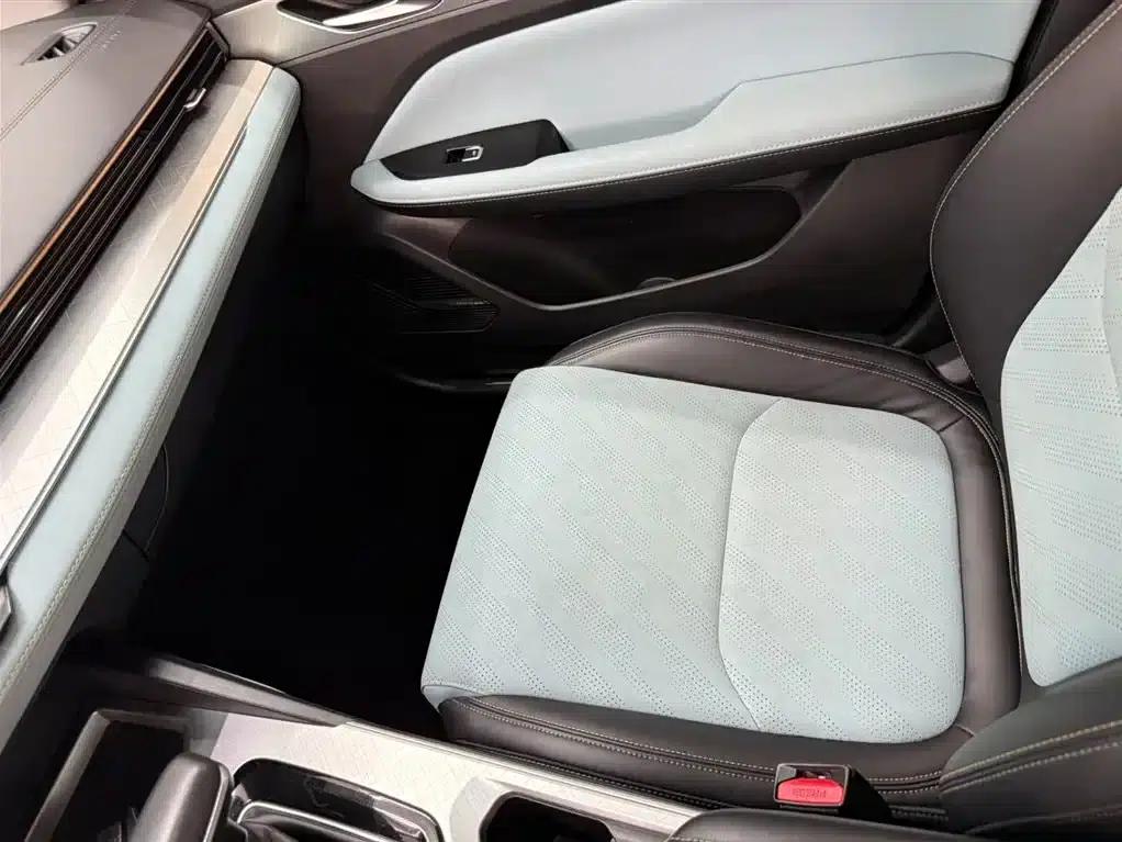 Geely Emgrand L 2022 1.4T CVT Supreme Edition — миниатюра 13