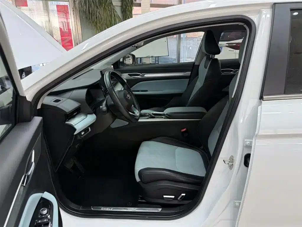 Geely Emgrand L 2022 1.4T CVT Supreme Edition — миниатюра 16