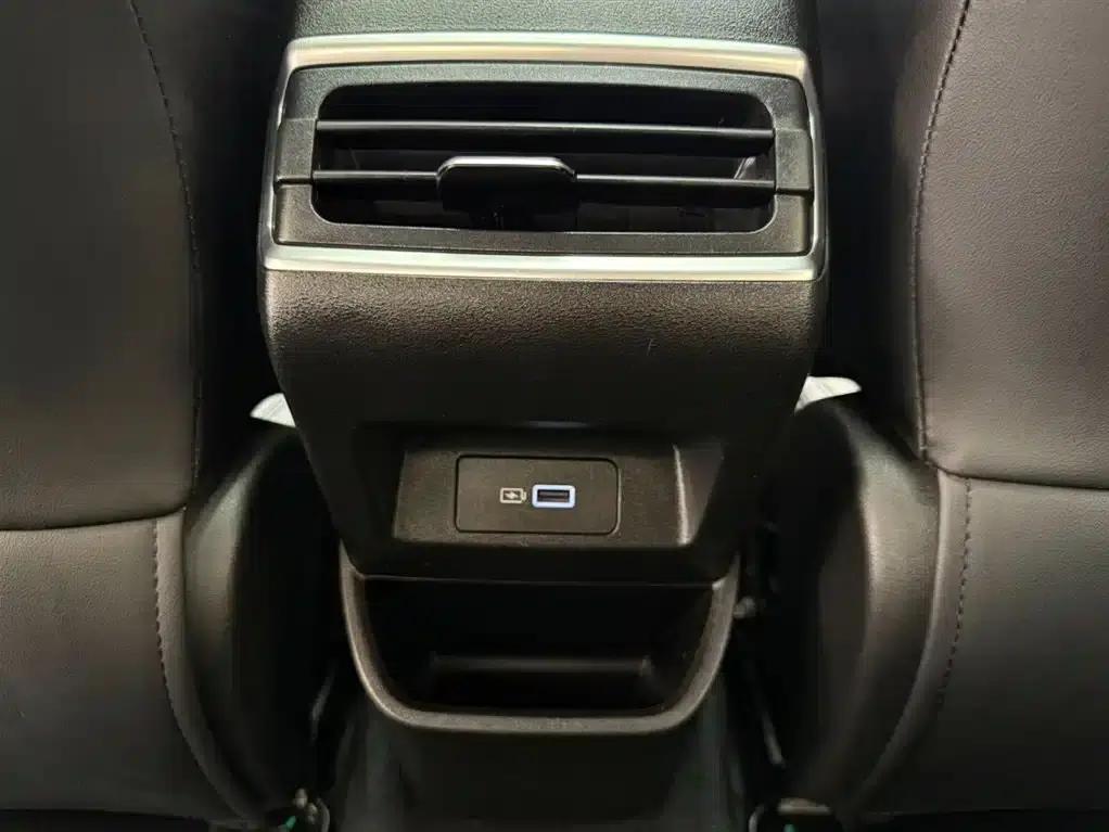 Geely Emgrand L 2022 1.4T CVT Supreme Edition — миниатюра 19
