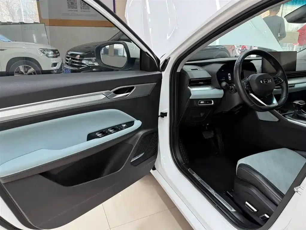 Geely Emgrand L 2022 1.4T CVT Supreme Edition — миниатюра 8
