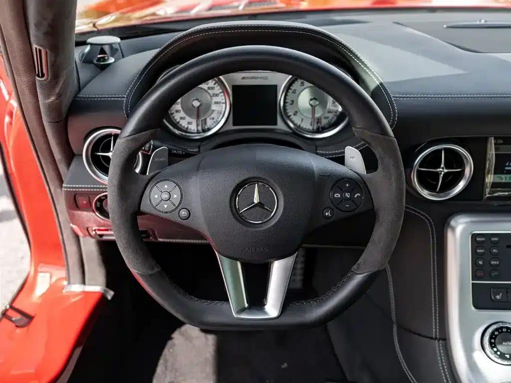 2011 Mercedes-Benz SLS AMG — миниатюра 11