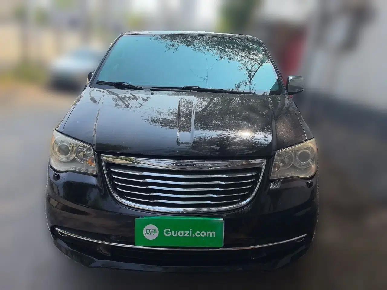 Chrysler Grand Voyager 2013 3.6L Luxury Edition — миниатюра 2