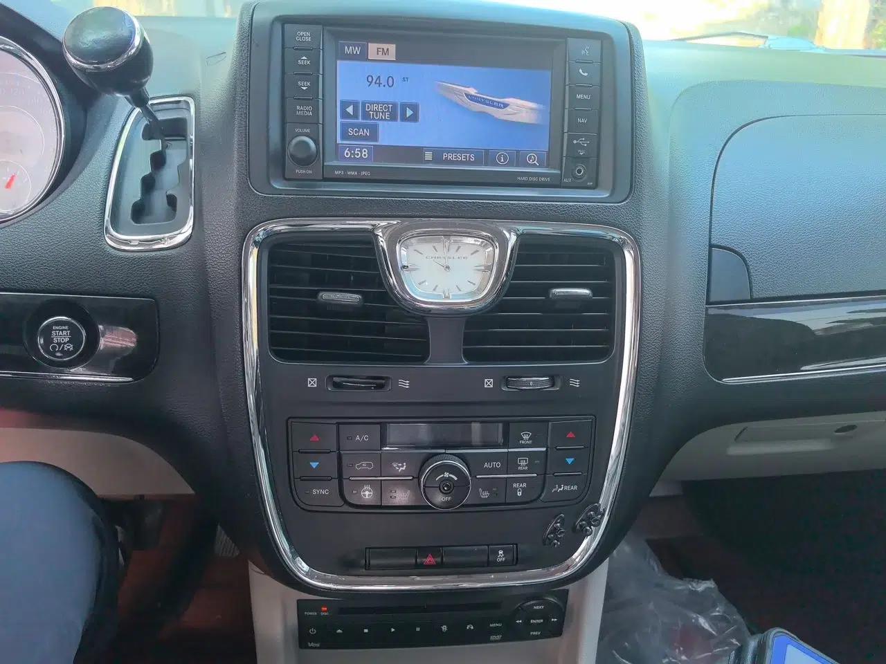 Chrysler Grand Voyager 2013 3.6L Luxury Edition — миниатюра 14