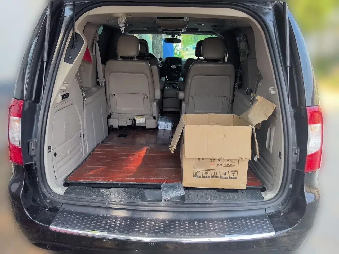 Chrysler Grand Voyager 2013 3.6L Luxury Edition — миниатюра 20