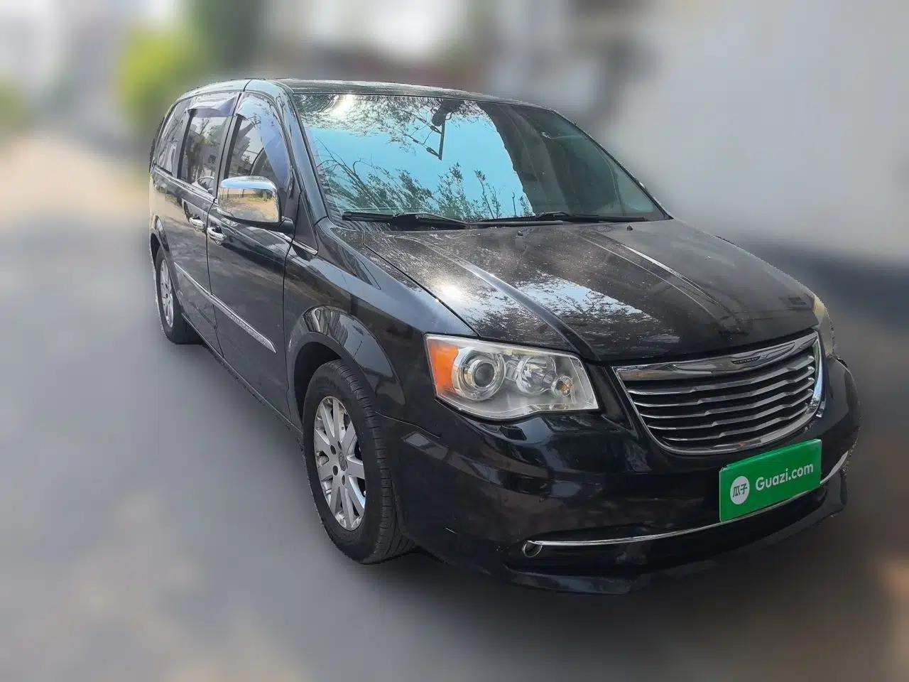 Chrysler Grand Voyager 2013 3.6L Luxury Edition — миниатюра 3