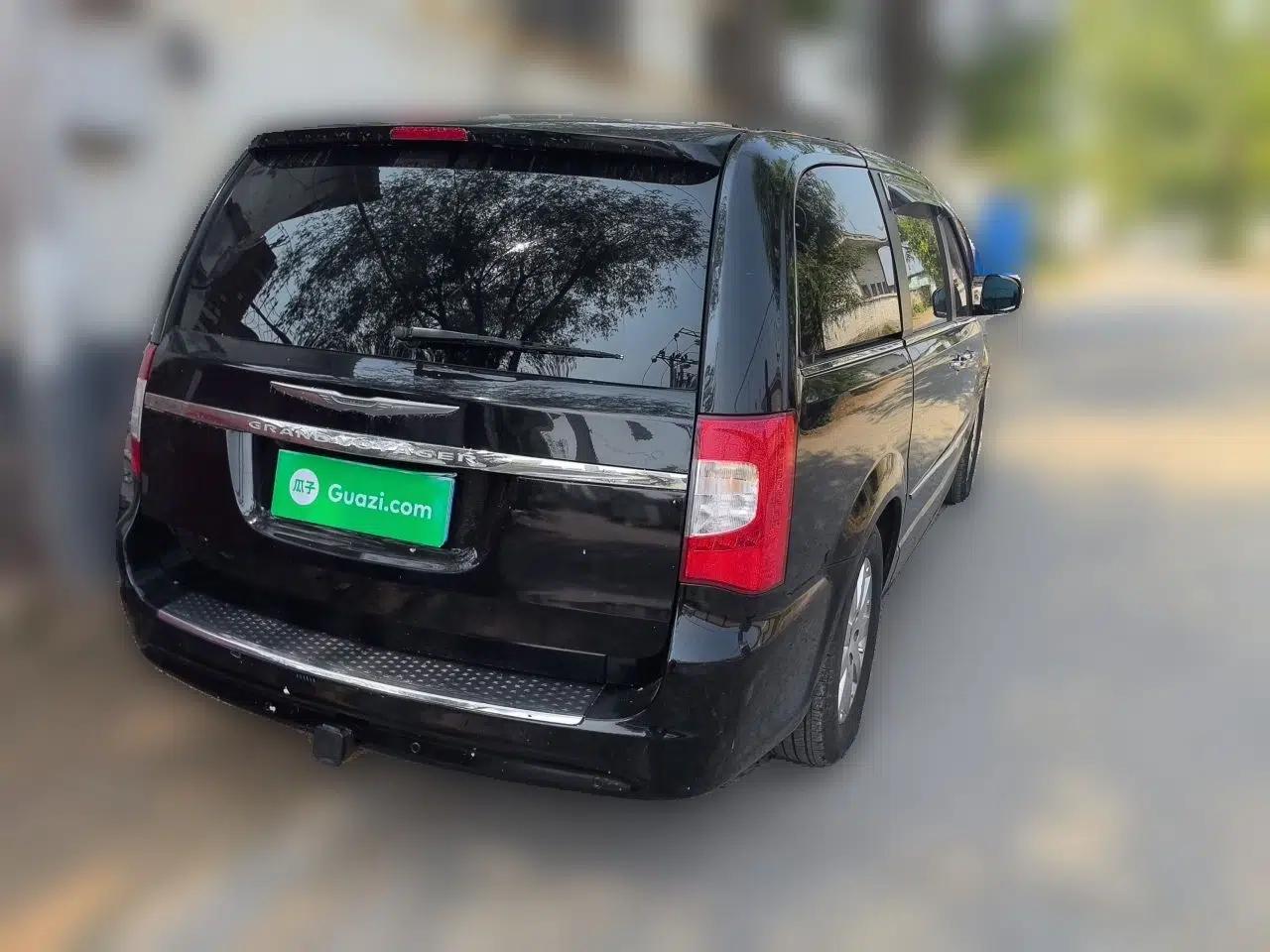 Chrysler Grand Voyager 2013 3.6L Luxury Edition — миниатюра 6