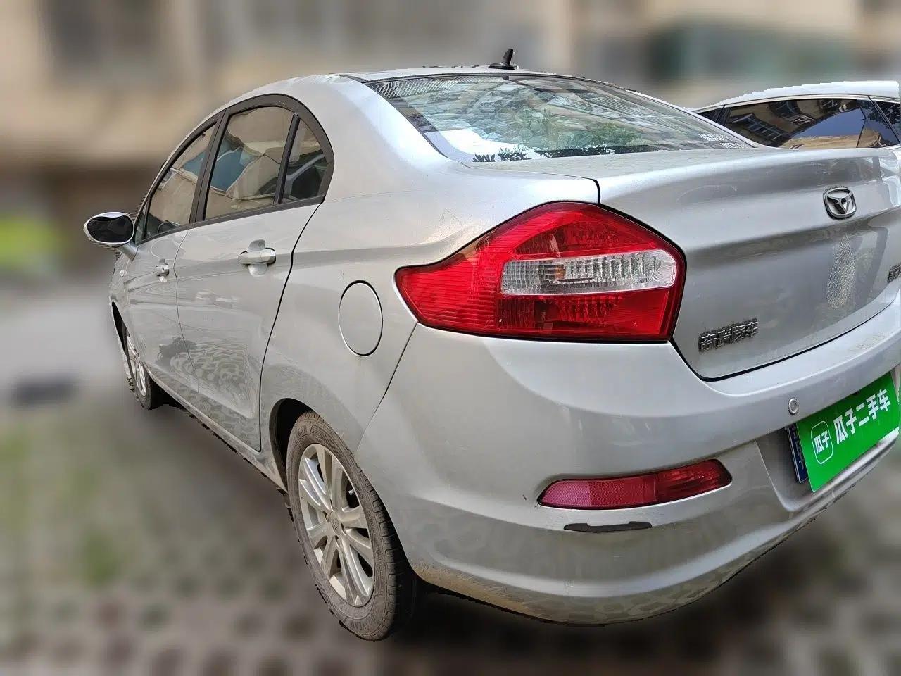 Cowin C3 2015 1.5L Manual Gold Diamond Edition — миниатюра 4