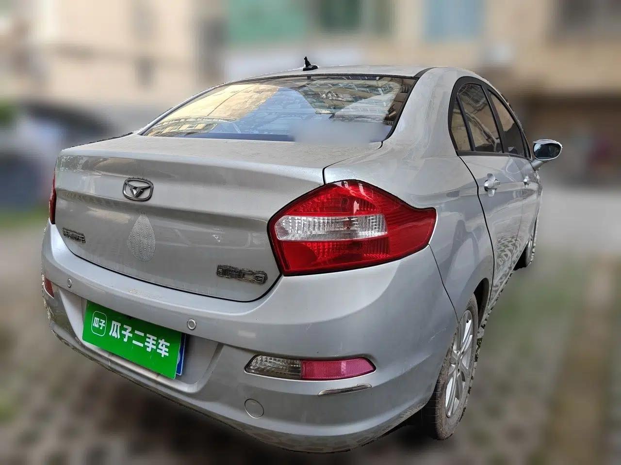Cowin C3 2015 1.5L Manual Gold Diamond Edition — миниатюра 6