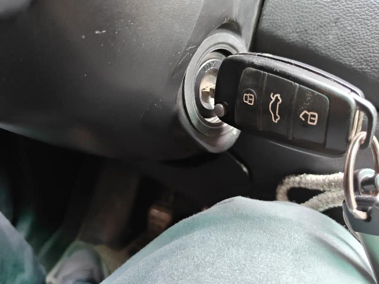 Cowin C3 2015 1.5L Manual Gold Diamond Edition — миниатюра 9