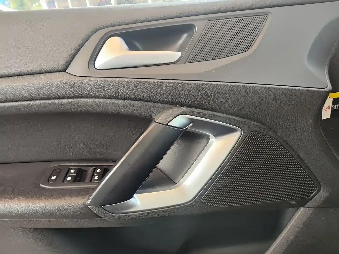 Peugeot 308S 2015 1.6T Automatic Sporty Edition — миниатюра 11