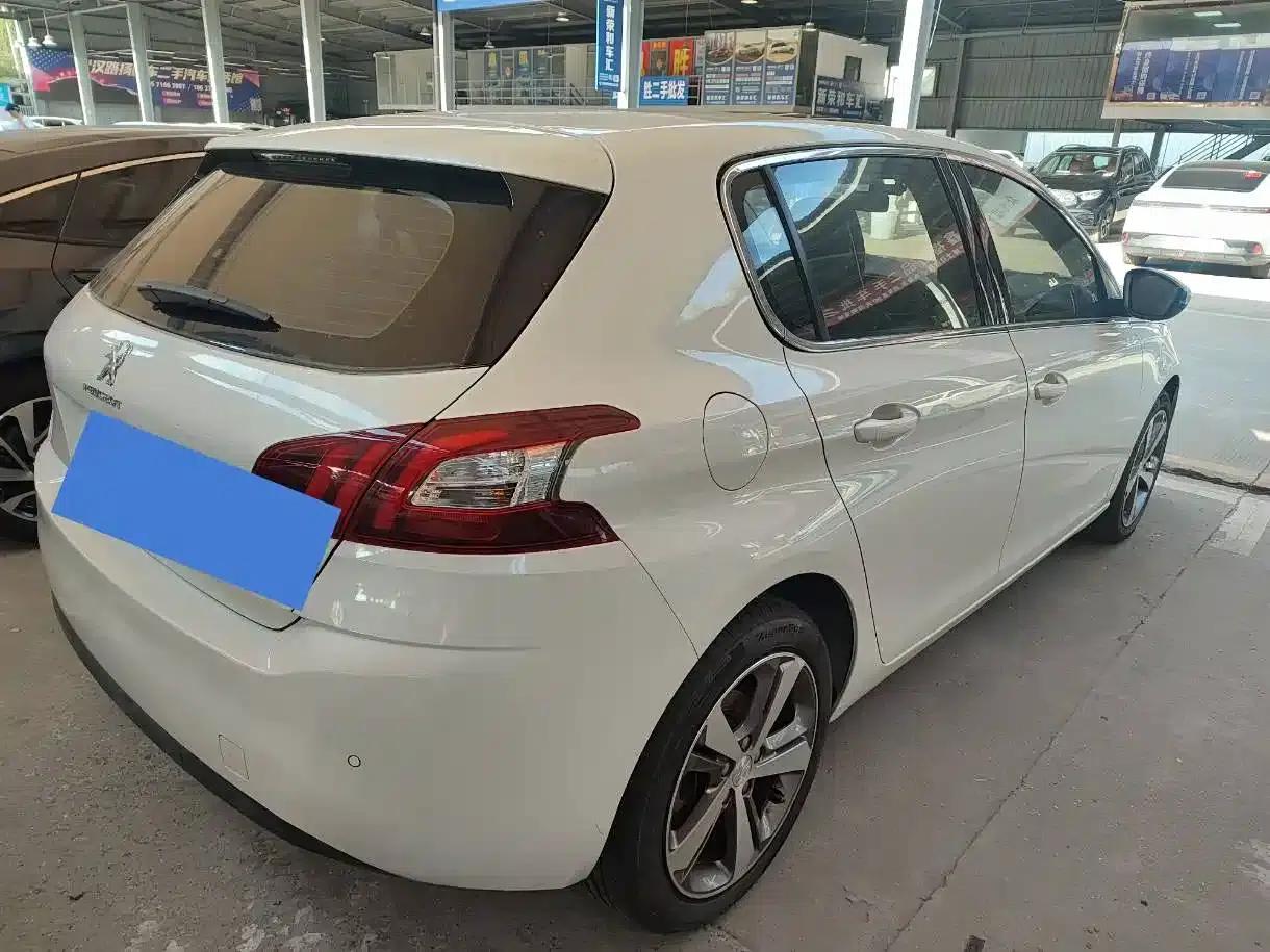 Peugeot 308S 2015 1.6T Automatic Sporty Edition — миниатюра 15