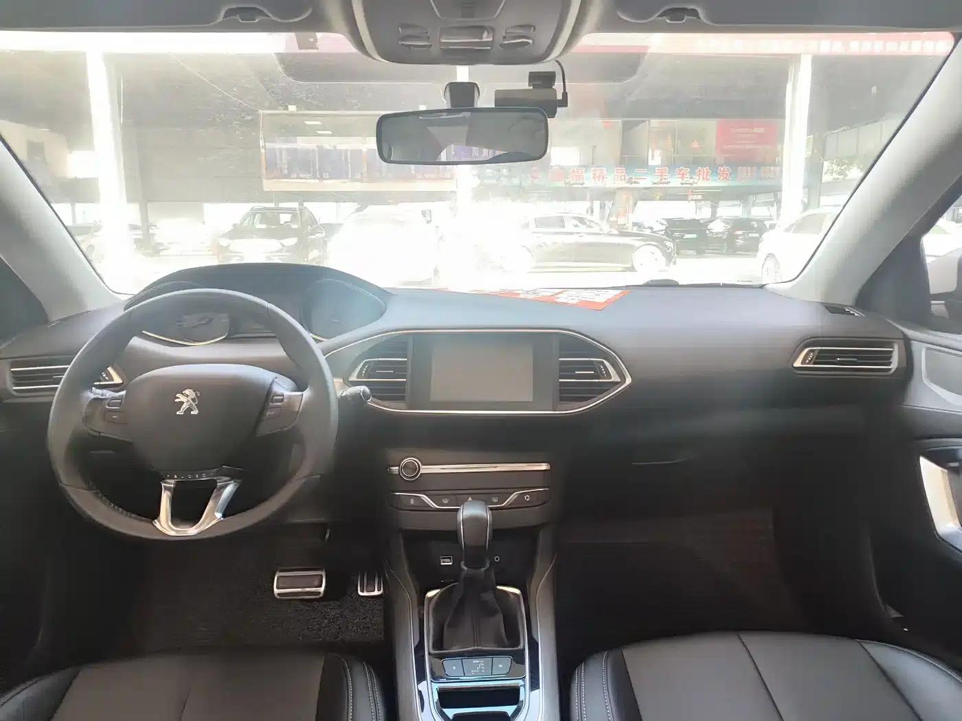 Peugeot 308S 2015 1.6T Automatic Sporty Edition — миниатюра 8