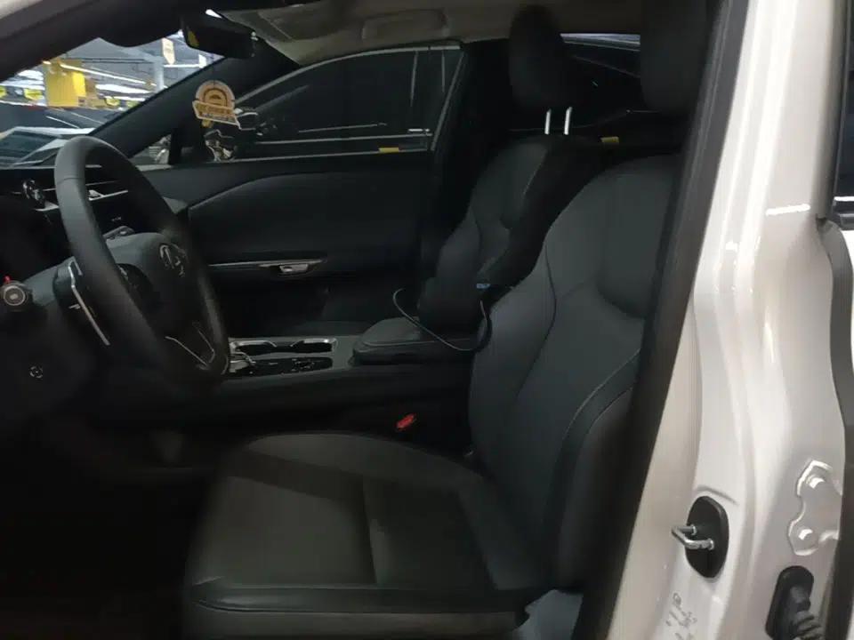 Lexus RZ 2023 450e All-Wheel Drive Luxury Edition — миниатюра 18