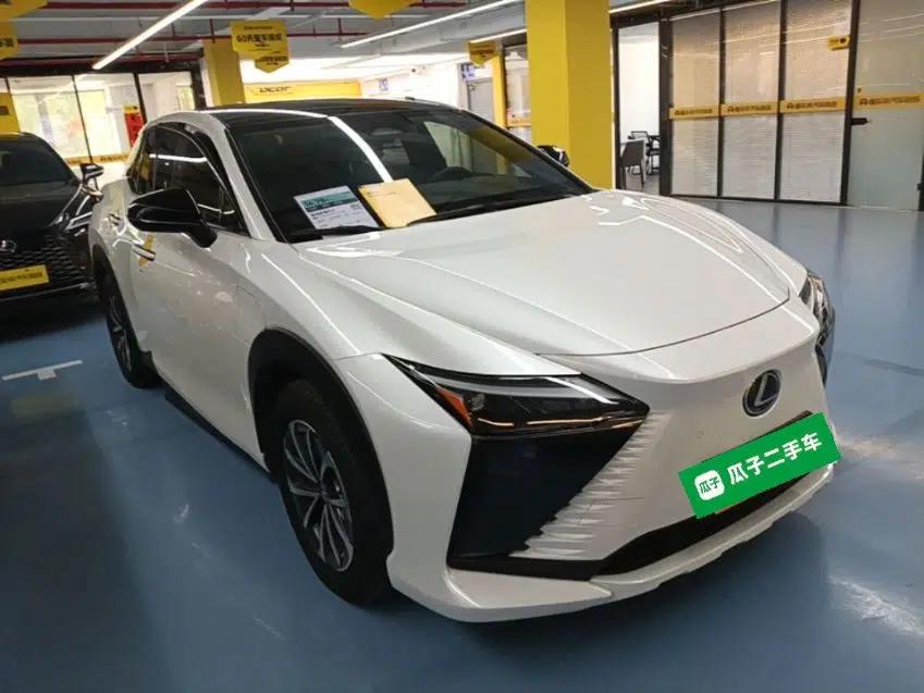 Lexus RZ 2023 450e All-Wheel Drive Luxury Edition — миниатюра 3