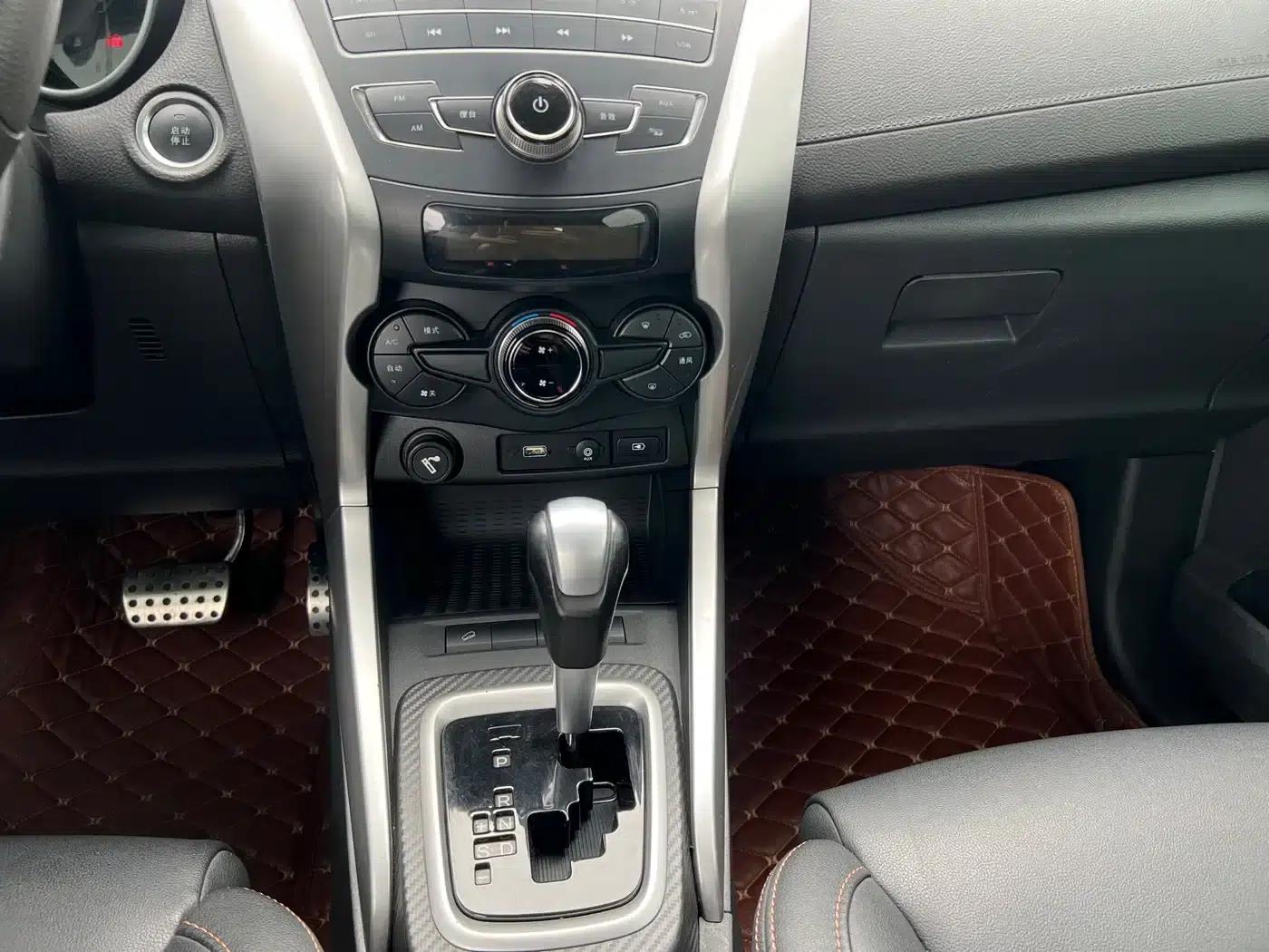 2017 Yuan 1.5L Automatic Cool and Stylish Model — миниатюра 12