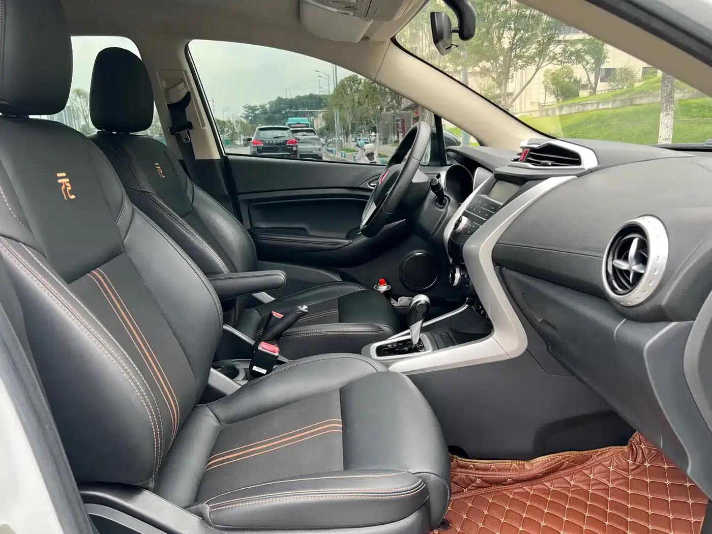 2017 Yuan 1.5L Automatic Cool and Stylish Model — миниатюра 17