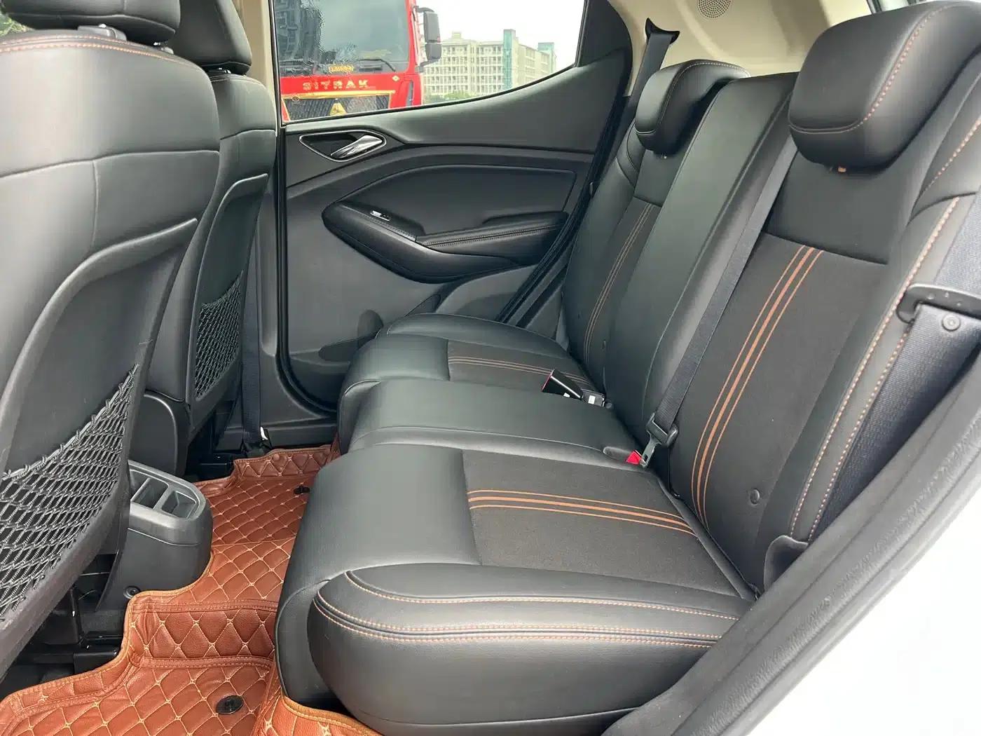 2017 Yuan 1.5L Automatic Cool and Stylish Model — миниатюра 18