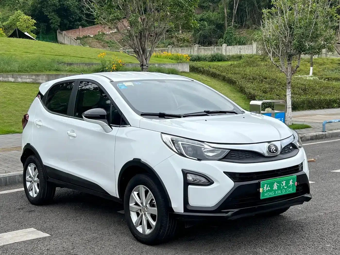 2017 Yuan 1.5L Automatic Cool and Stylish Model — миниатюра 3