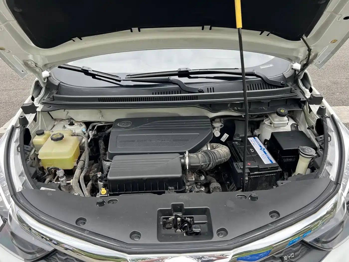 2017 Yuan 1.5L Automatic Cool and Stylish Model — миниатюра 26