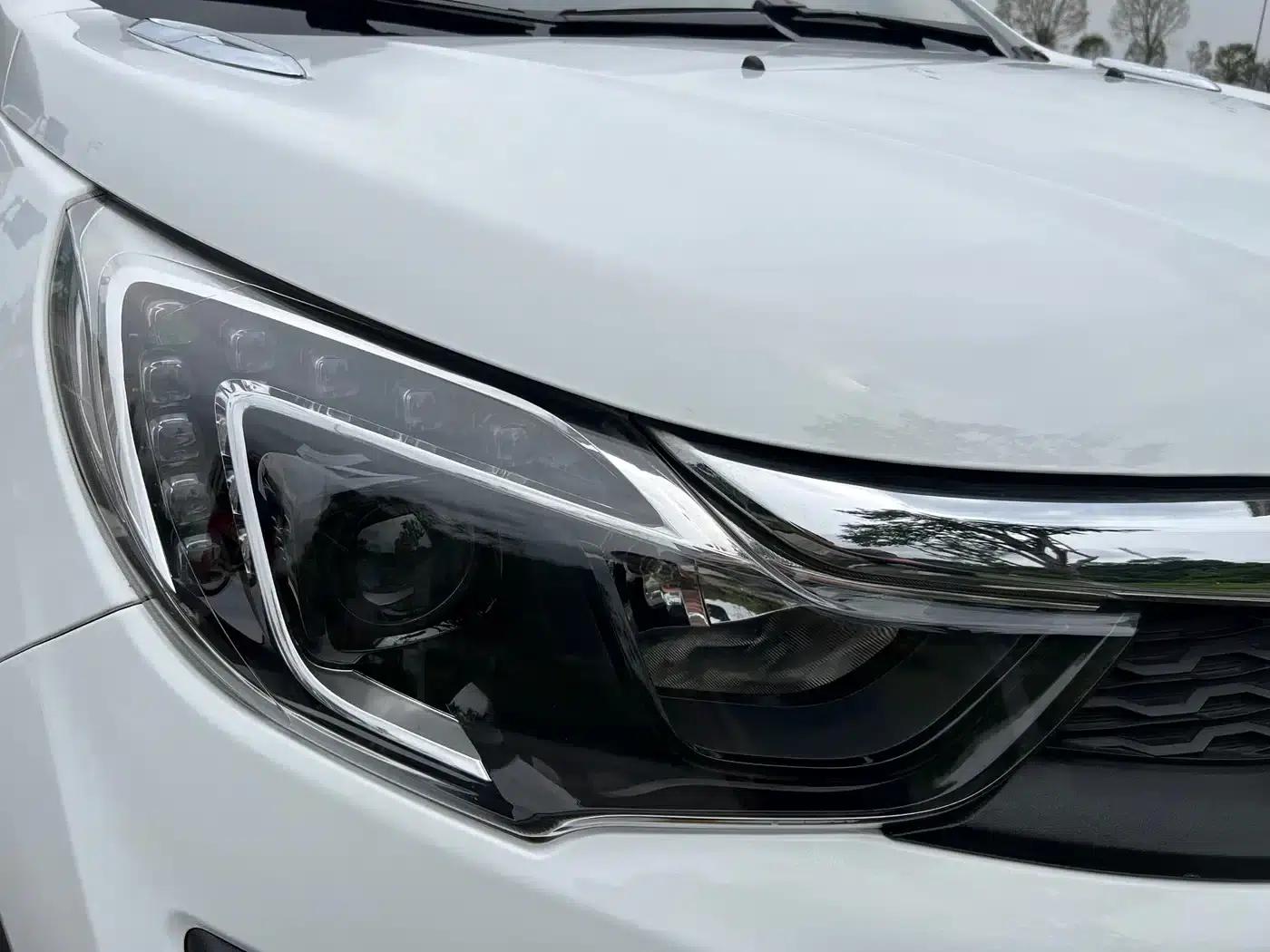 2017 Yuan 1.5L Automatic Cool and Stylish Model — миниатюра 27