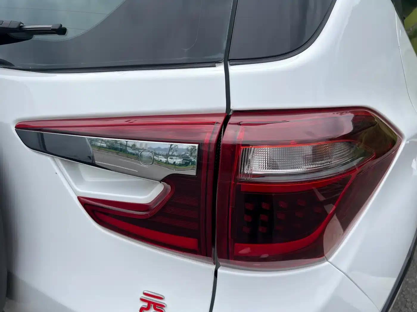 2017 Yuan 1.5L Automatic Cool and Stylish Model — миниатюра 29
