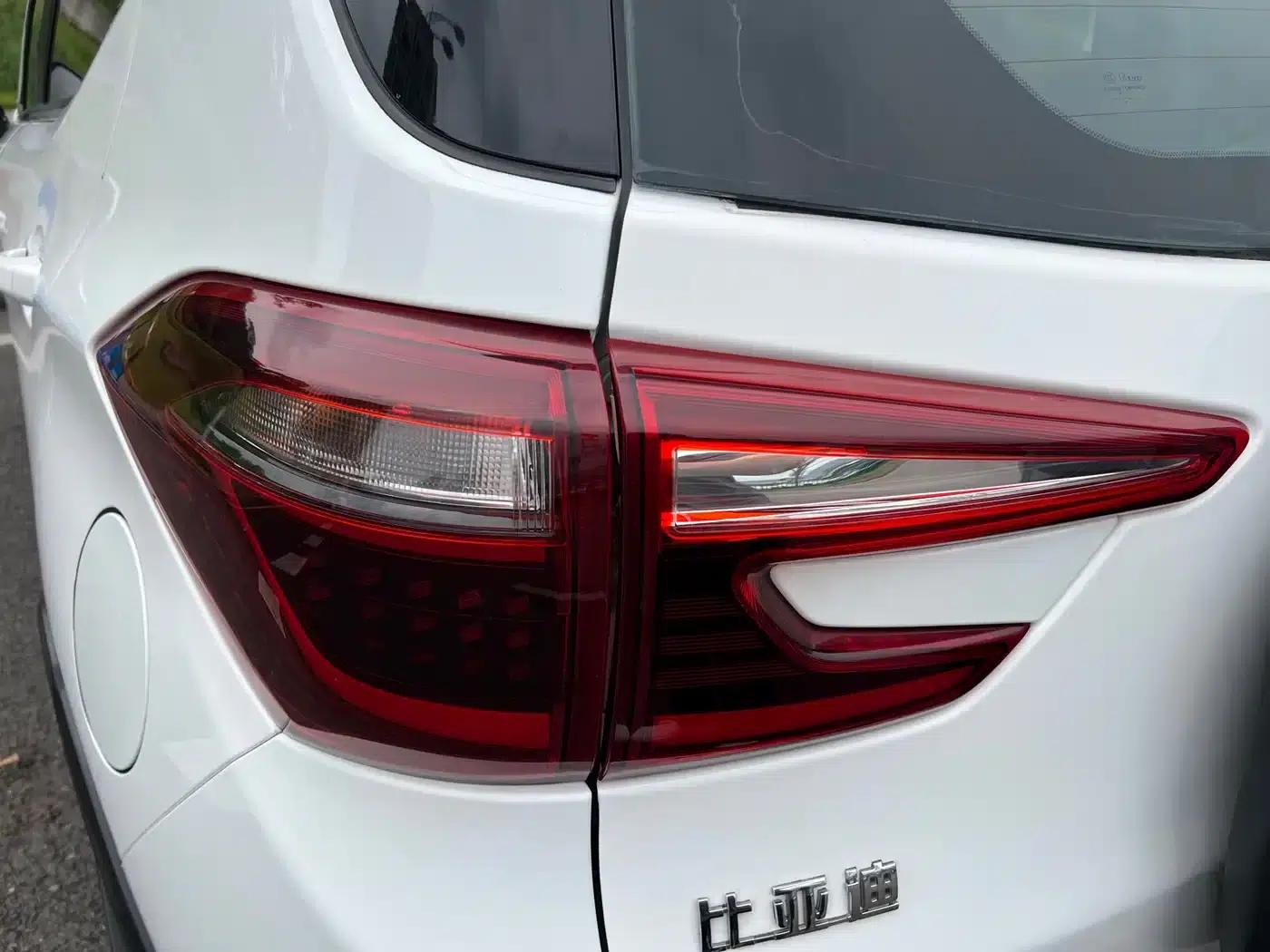 2017 Yuan 1.5L Automatic Cool and Stylish Model — миниатюра 30