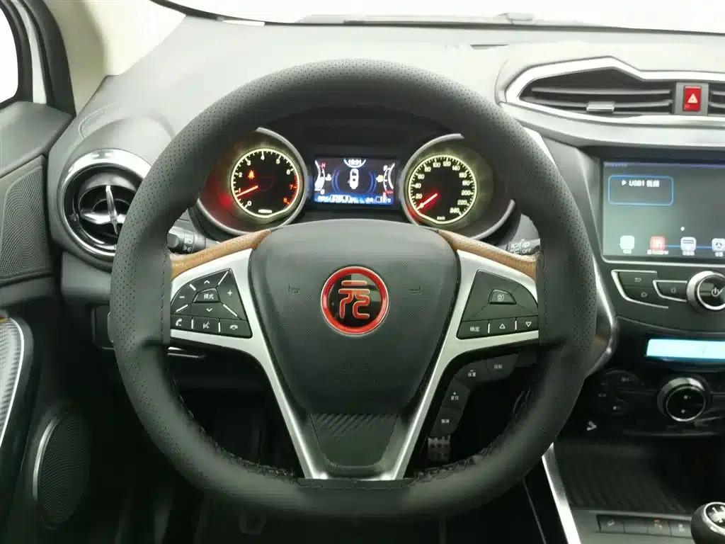 2016 Yuan 1.5L Manual Premium Model — миниатюра 11
