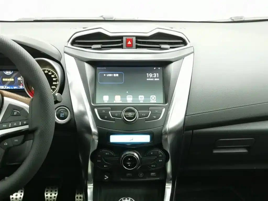 2016 Yuan 1.5L Manual Premium Model — миниатюра 12
