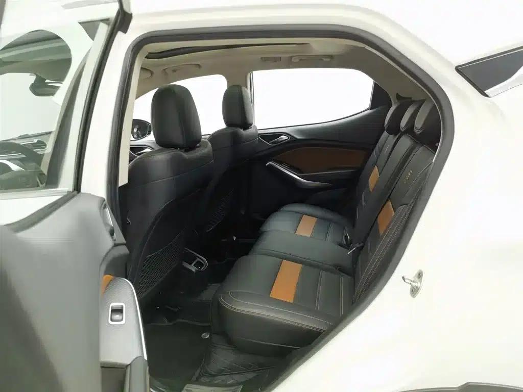 2016 Yuan 1.5L Manual Premium Model — миниатюра 15