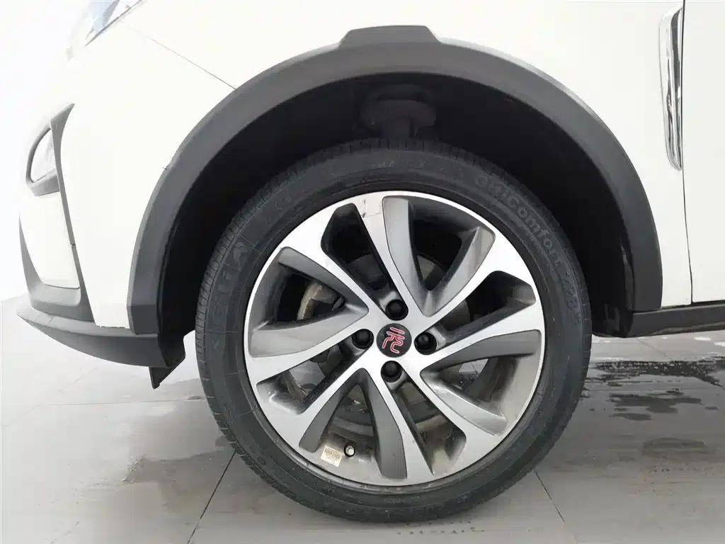 2016 Yuan 1.5L Manual Premium Model — миниатюра 17