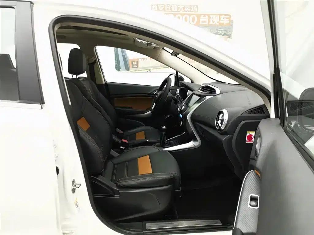 2016 Yuan 1.5L Manual Premium Model — миниатюра 23