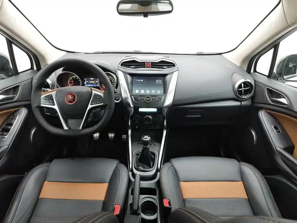 2016 Yuan 1.5L Manual Premium Model — миниатюра 5