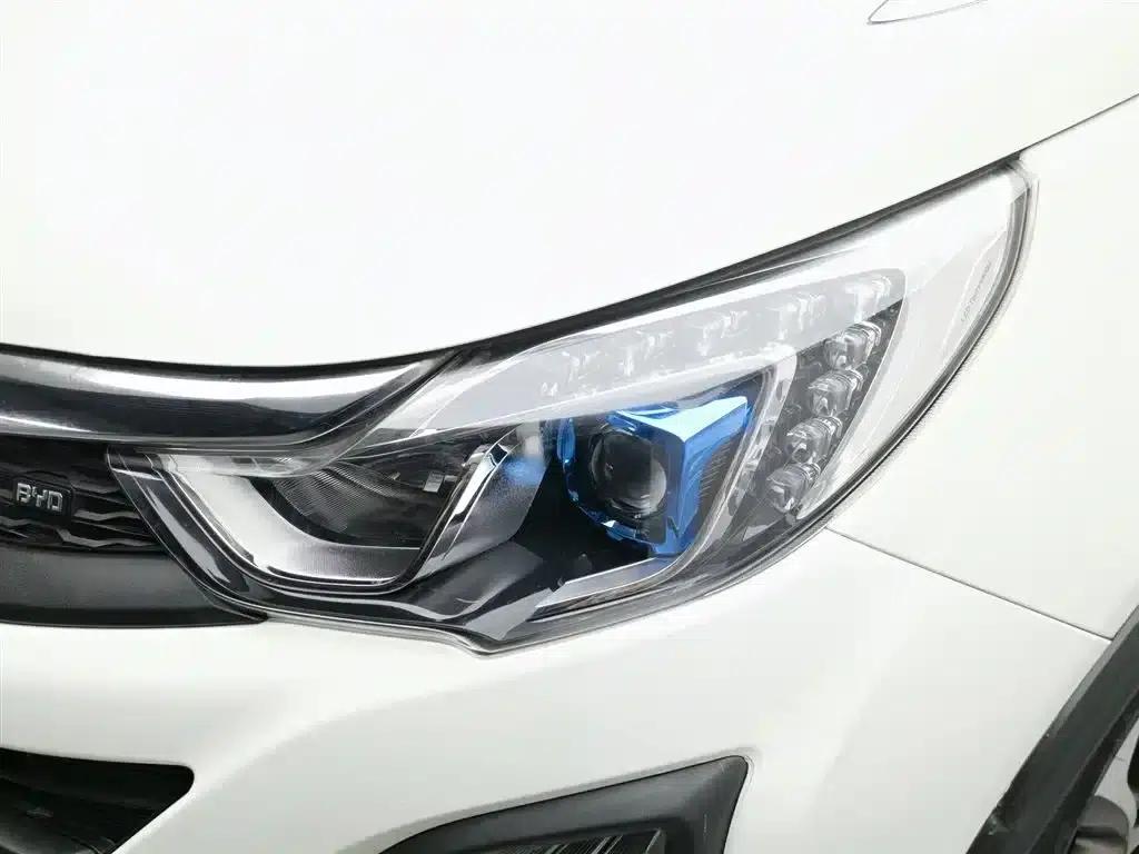 2016 Yuan 1.5L Manual Premium Model — миниатюра 7